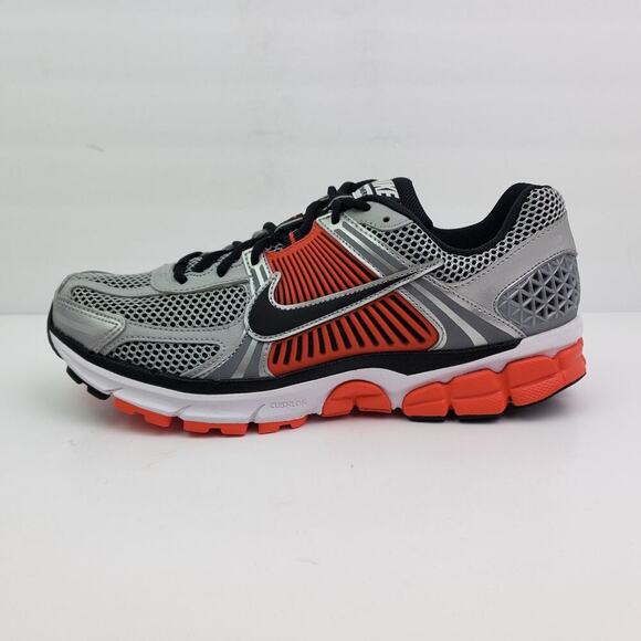 Nike Zoom Vomero 5 Mens Size 10 Metallic Silver Crimson Red Running Sneaker Shoe - Picture 3 of 13
